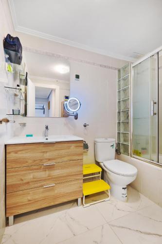 Apartamento 2 dormitorios garaje y piscina junto al mar
