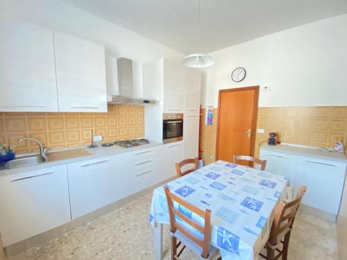 Kuchyň nebo kuchyňský kout v ubytování Villa Antonia