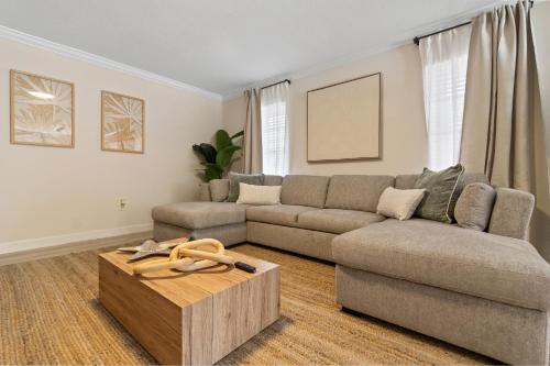 Χώρος καθιστικού στο Boho Style 5 BR 2,5 BT Heated Pool Fit 14