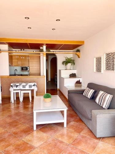 Chic Resort Feel - Oceanfront, Heated Pool