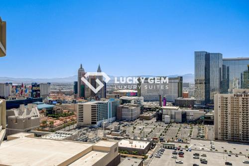 Nespecifikovaný výhled na destinaci Las Vegas nebo výhled na město při pohledu z hotelu