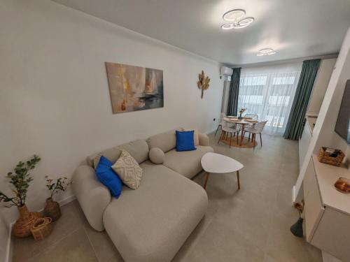 Χώρος καθιστικού στο Yaya apartments pool and spa by Alezzi Odyssey