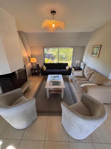 Posezení v ubytování Superbe Maison Mesquer 200 mètres plage 11 pers