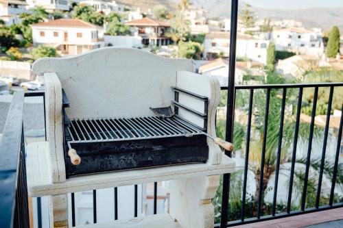 Kemudahan BBQ tersedia untuk tetamu di rumah percutian