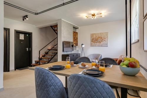 Apartment ArtandCo
