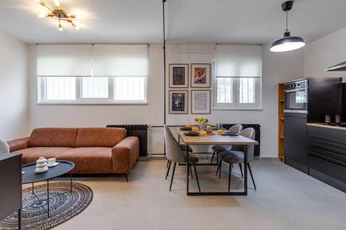 Apartment ArtandCo