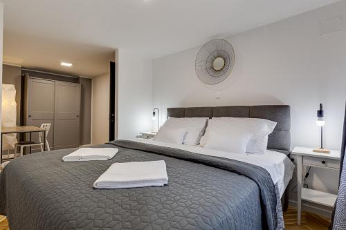 Apartment ArtandCo