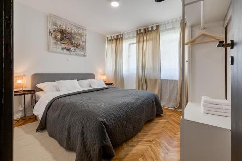 Apartment ArtandCo