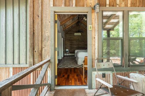Gambar di galeri bagi Camp Comfort di Comfort