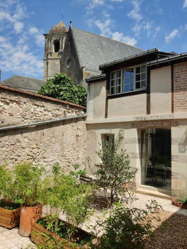 Maison de Charme & Cour Privée dans le Cœur Historique d'Amboise