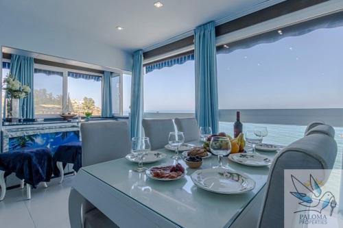 Wonderful beachfront apartment