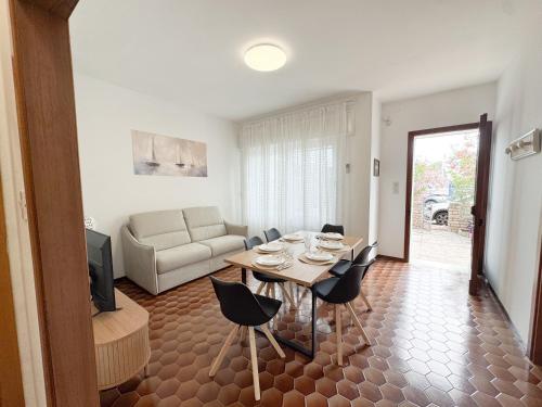 Χώρος καθιστικού στο Intera casa, 100 m dal mare, grande giardino