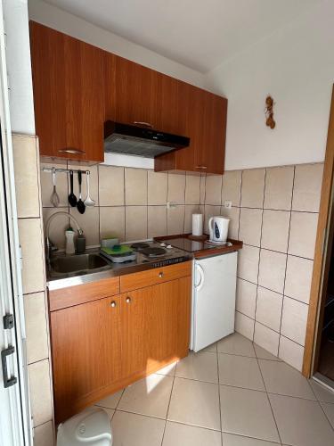 Apartment Orebic 10082b
