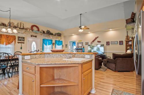 Galeriebild der Unterkunft Casa Playa - Ocean views!! Boardwalk to the Beach! in Mustang Beach