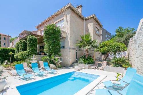 Seaside luxury villa with a swimming pool Split - 23559