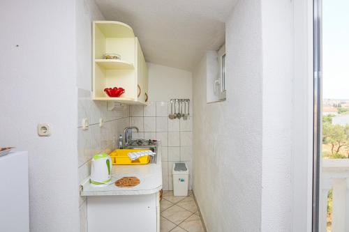 Apartments by the sea Rogoznica - 24598