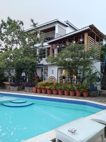 Doña Mayra Aparta Hotel