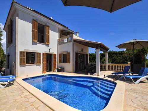 Villa in Santanyí with Private Pool & BBQ