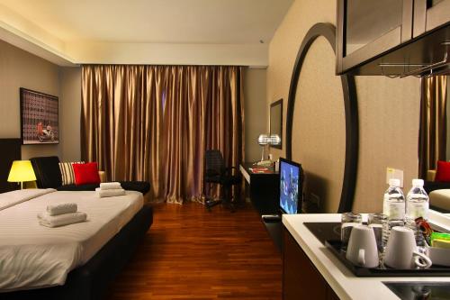 Katil atau katil-katil dalam bilik di The Shore Hotel & Residences