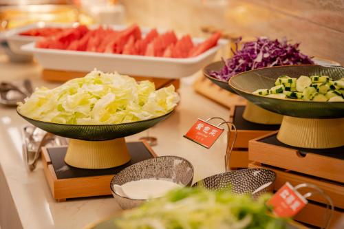 ホテルの敷地内または近くでの食事または食べ物