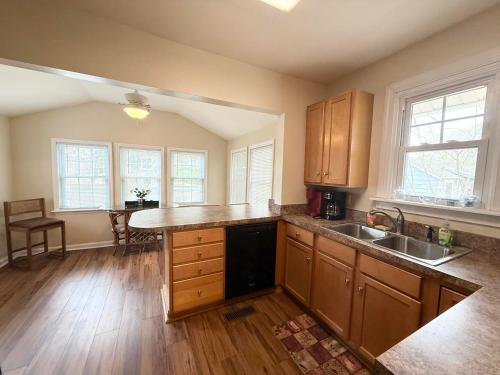 Η κουζίνα ή μικρή κουζίνα στο Norfolk street 120