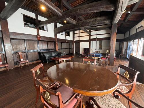 Χώρος καθιστικού στο 合掌造り悠々庵Traditional Japanese house from GIFU 400平米
