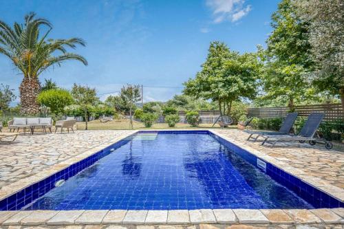 Elissavet by Vintage Travel