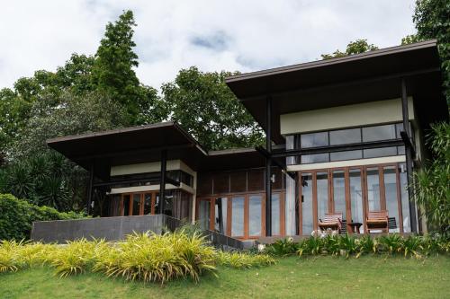 Taman di luar Puripai Villa Wellness & Retreat