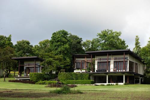 Taman di luar Puripai Villa Wellness & Retreat
