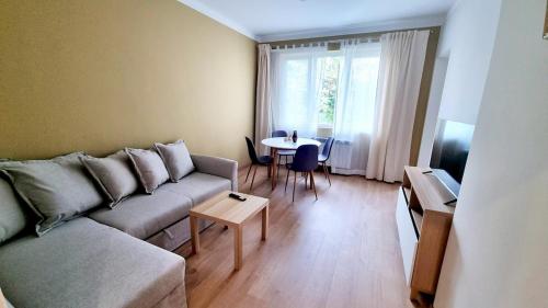 No X - Sofia top center