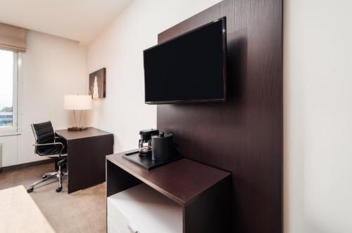 TV a/nebo společenská místnost v ubytování Holiday Inn Express Tegucigalpa by IHG