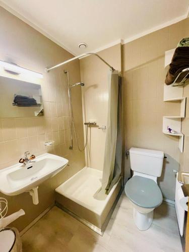Bilik mandi di Auberge des Charmettes