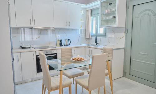 Kythira echoes stay -Sylia