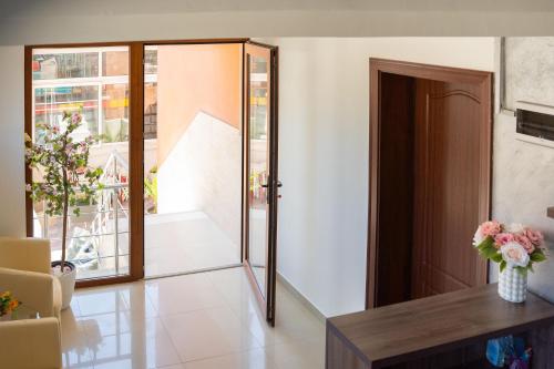 Gallery image of Marianas Guesthouse in Obzor