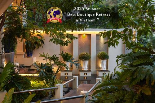 Aed väljaspool majutusasutust The Wind Resort - Tropical Hillside Escape