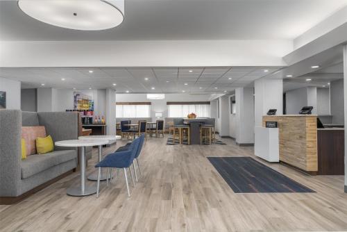 Posezení v ubytování Hampton Inn Altoona