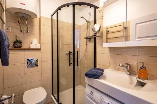 Vannituba majutusasutuses Vintage Apartments , Free parking , Self check-in