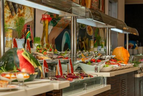 Makanan di atau berdekatan hotel