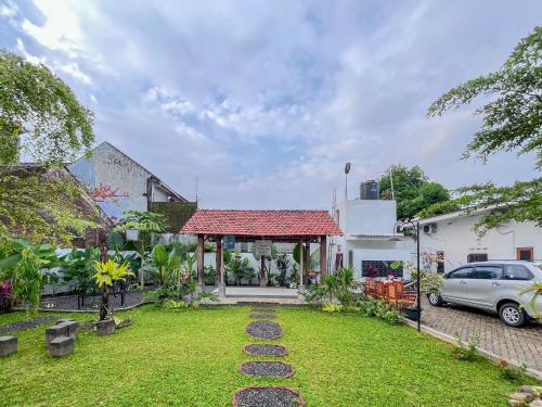 Zahrada ubytování RedDoorz Syariah near AMIKOM Purwokerto