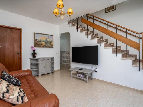 Traditional house by the beach #1979