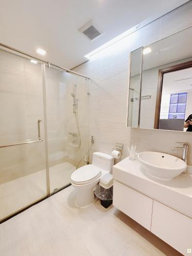 Ένα μπάνιο στο Landmark Étoile by Vinhomes Saigon