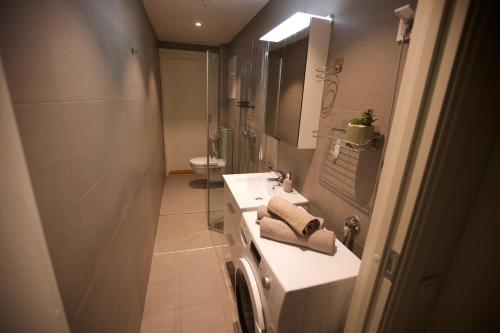 Ένα μπάνιο στο Nordic Style - Modern downtown apartment