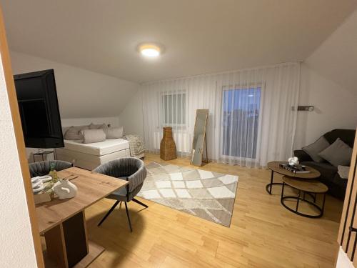 Postel nebo postele na pokoji v ubytování Appartementshaus Vlora 2 App 7