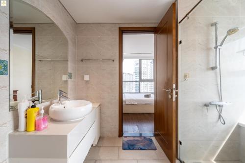 Ένα μπάνιο στο Landmark Étoile by Vinhomes Saigon