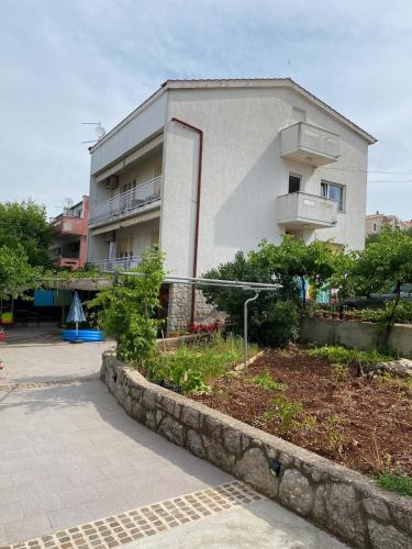Apartment Drago for 4-5 persons
