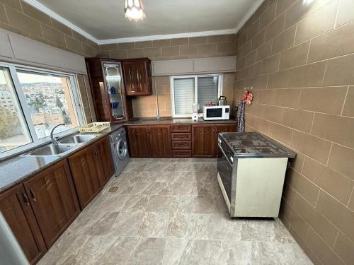 Una cocina o cocineta en Athaar View