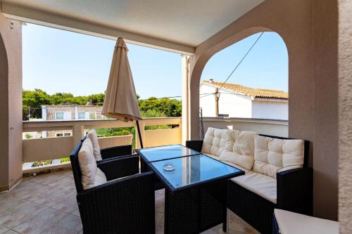 Dorothealy Apartments with Garden and Pool