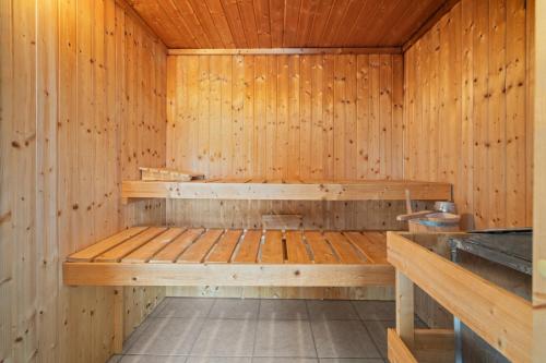 マルヒョーにあるFerienwohnung Seehus - Modernes Ferienhaus mit Sauna, Seezugang und Bootsanlegeplatzのギャラリーの写真