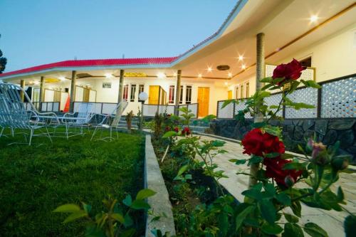 Κήπος έξω από το Serenity Inn Skardu