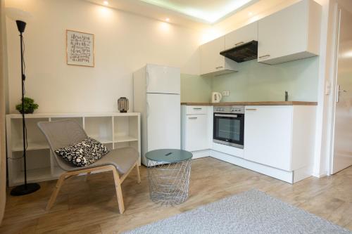 EasyStay Studio with Queen-Size Bed, Self Check-in K6